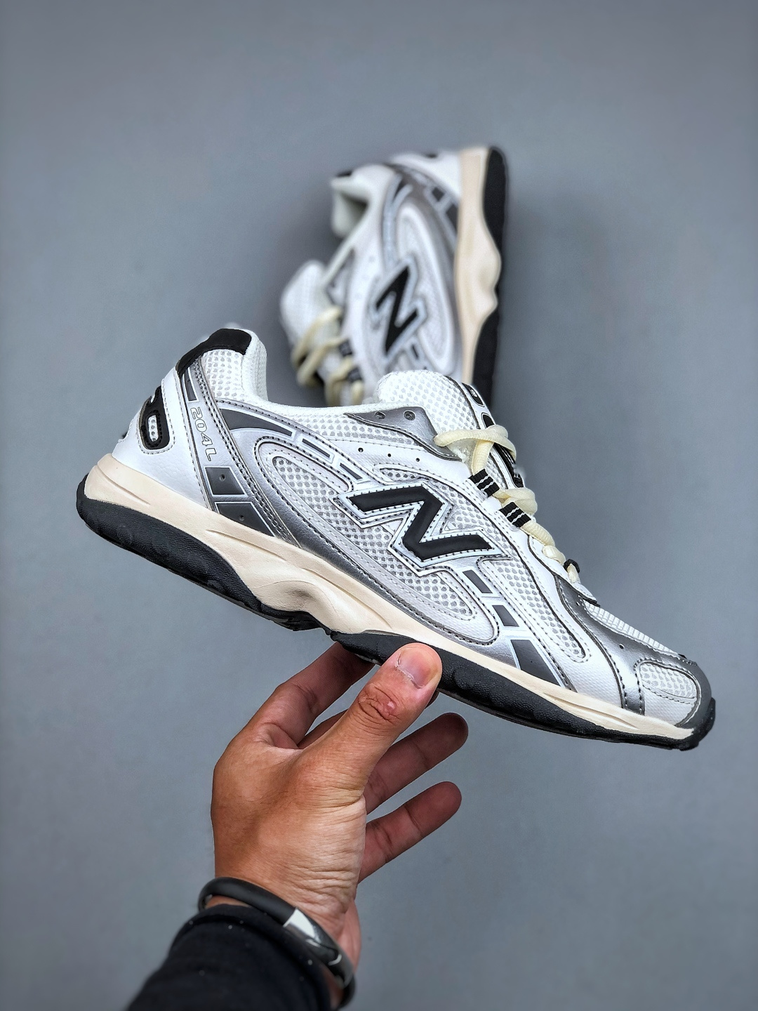 💰260  New Balance 204L系列 新百伦 薄底鞋 薄底皮质鞋带德训系 减震耐磨包裹性支撑轻便 低帮 生活休闲鞋 货号:号:号:U204LSWD  尺码：36-45