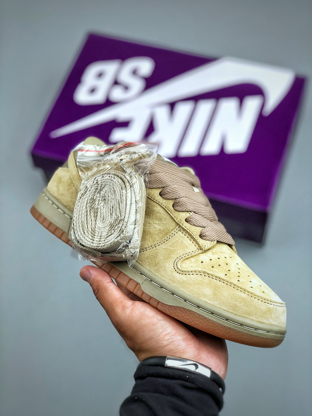 💰320   Nike SB Dunk Low pro    独家版型蒸餾加工帶來的是更好的视觉和脚感体验 超高清洁度 皮料切割干净无任何毛边 细节完美 货号：HJ0367 200 尺码：36-46（半）