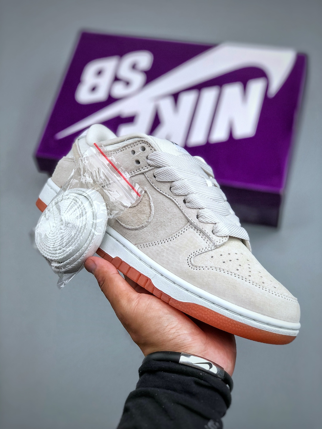 Nike SB Dunk Low pro 独家版型蒸餾加工帶來的是更好的视觉和脚感体验 超高清洁度 皮料切割干净无任何毛边 细节完美 货号:HJ0367 100 (半)