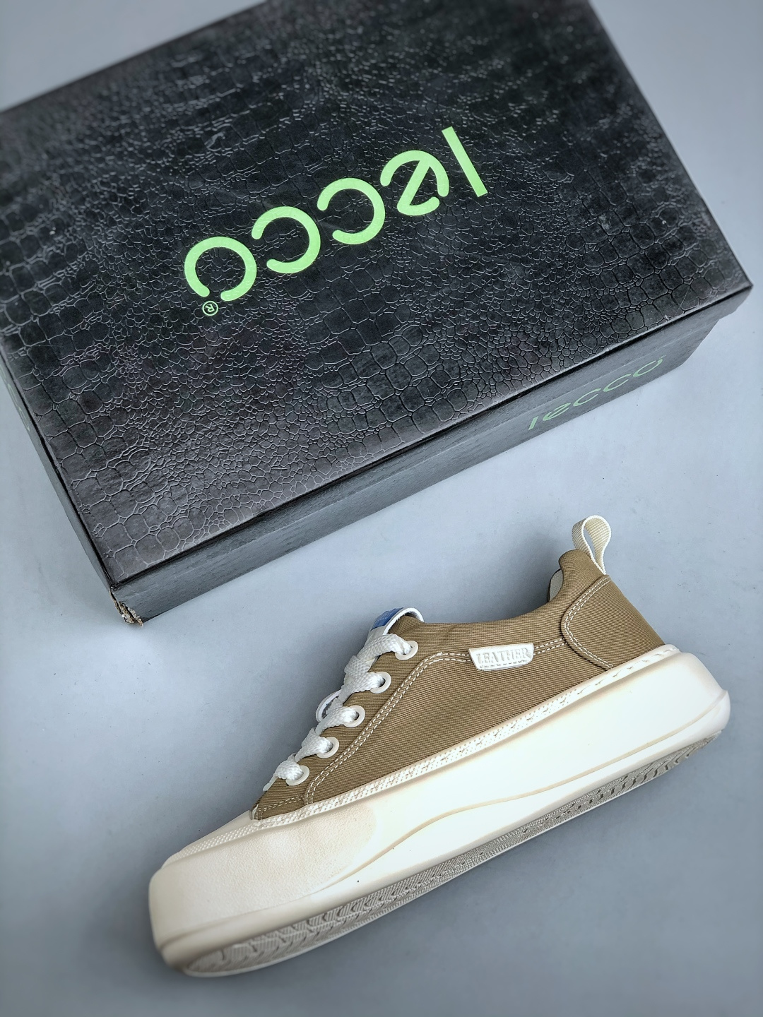 220 ECCO爱步 广东原版透气 配备原版三件套 防尘纸 高弹大底 全头层牛皮 新款百搭休闲款