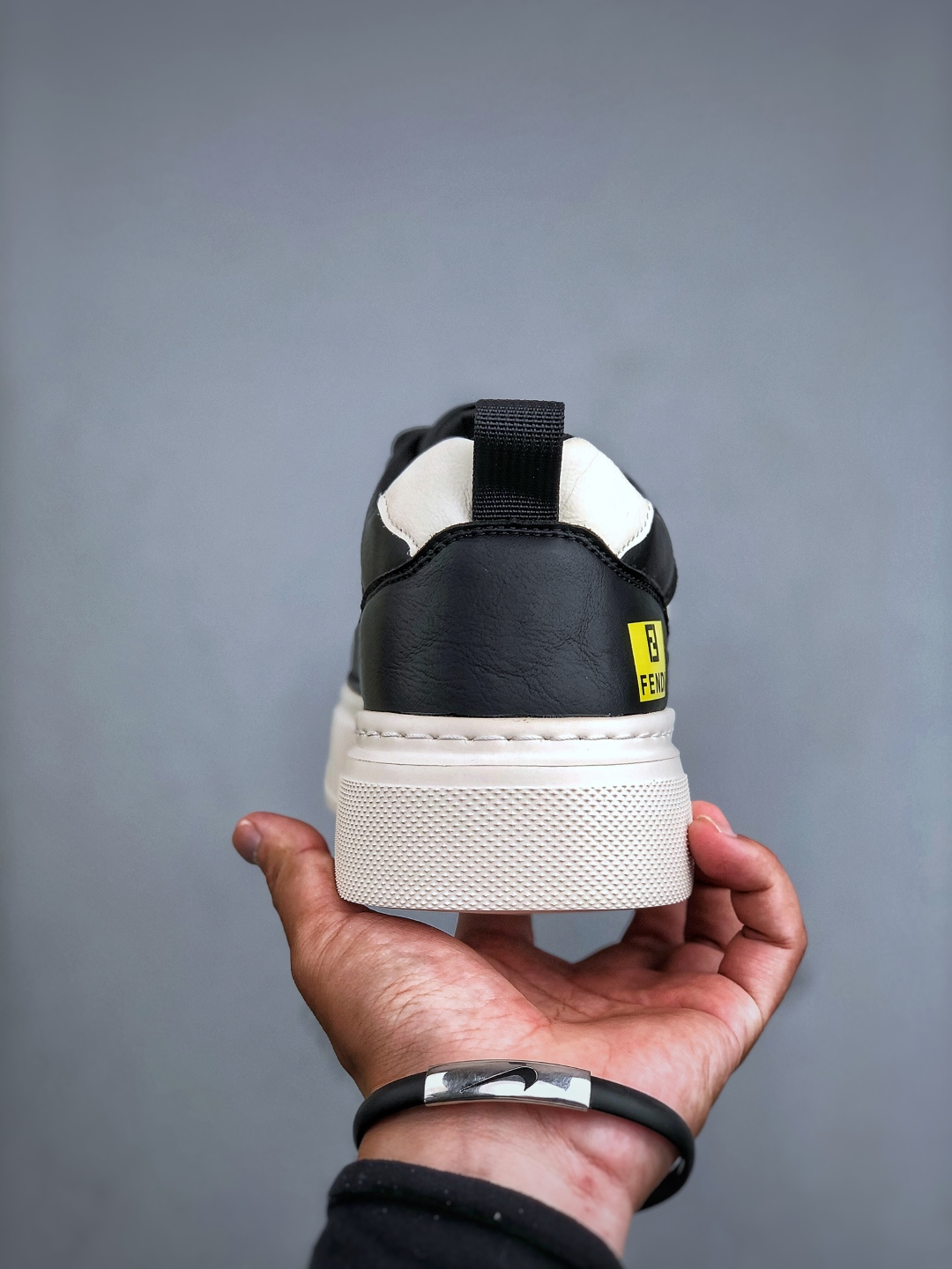 220 FENDI/ 芬迪 板鞋/休闲鞋