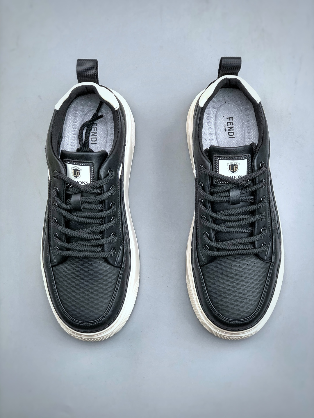 220 FENDI/ 芬迪 板鞋/休闲鞋