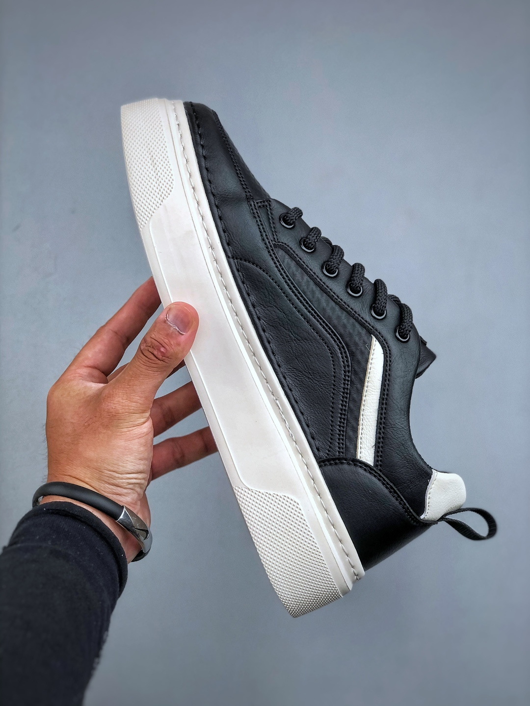 220 FENDI/ 芬迪 板鞋/休闲鞋