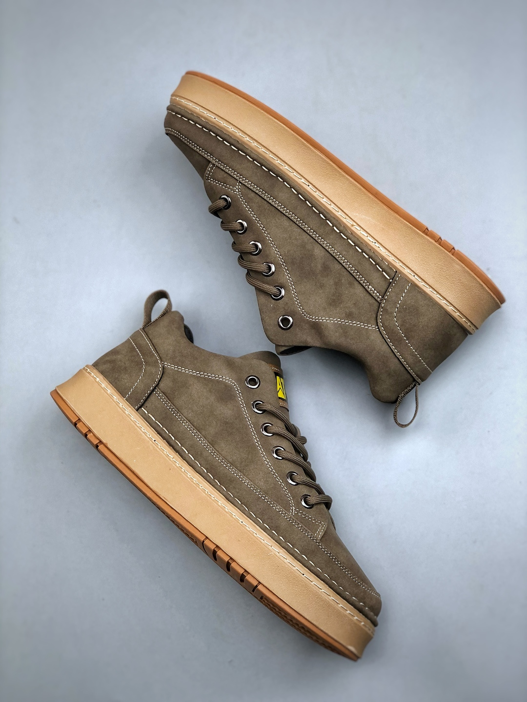 260 E/CAT卡特新款男士户外运动舒适出行防滑轻便满帮休闲鞋靴