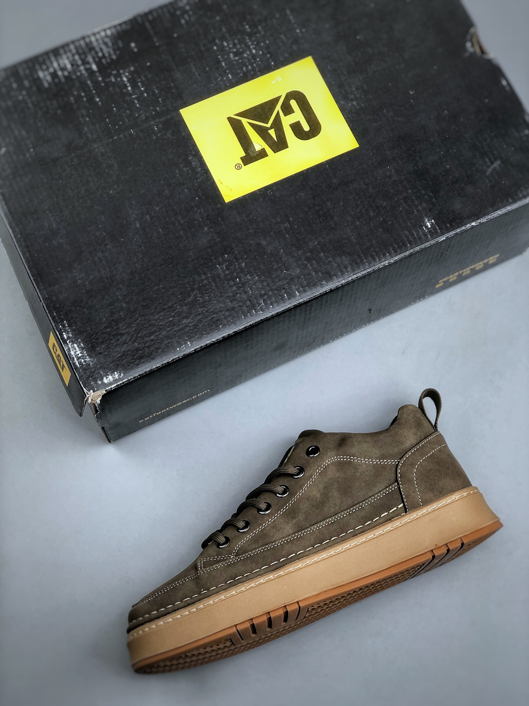 260 E/CAT卡特新款男士户外运动舒适出行防滑轻便满帮休闲鞋靴