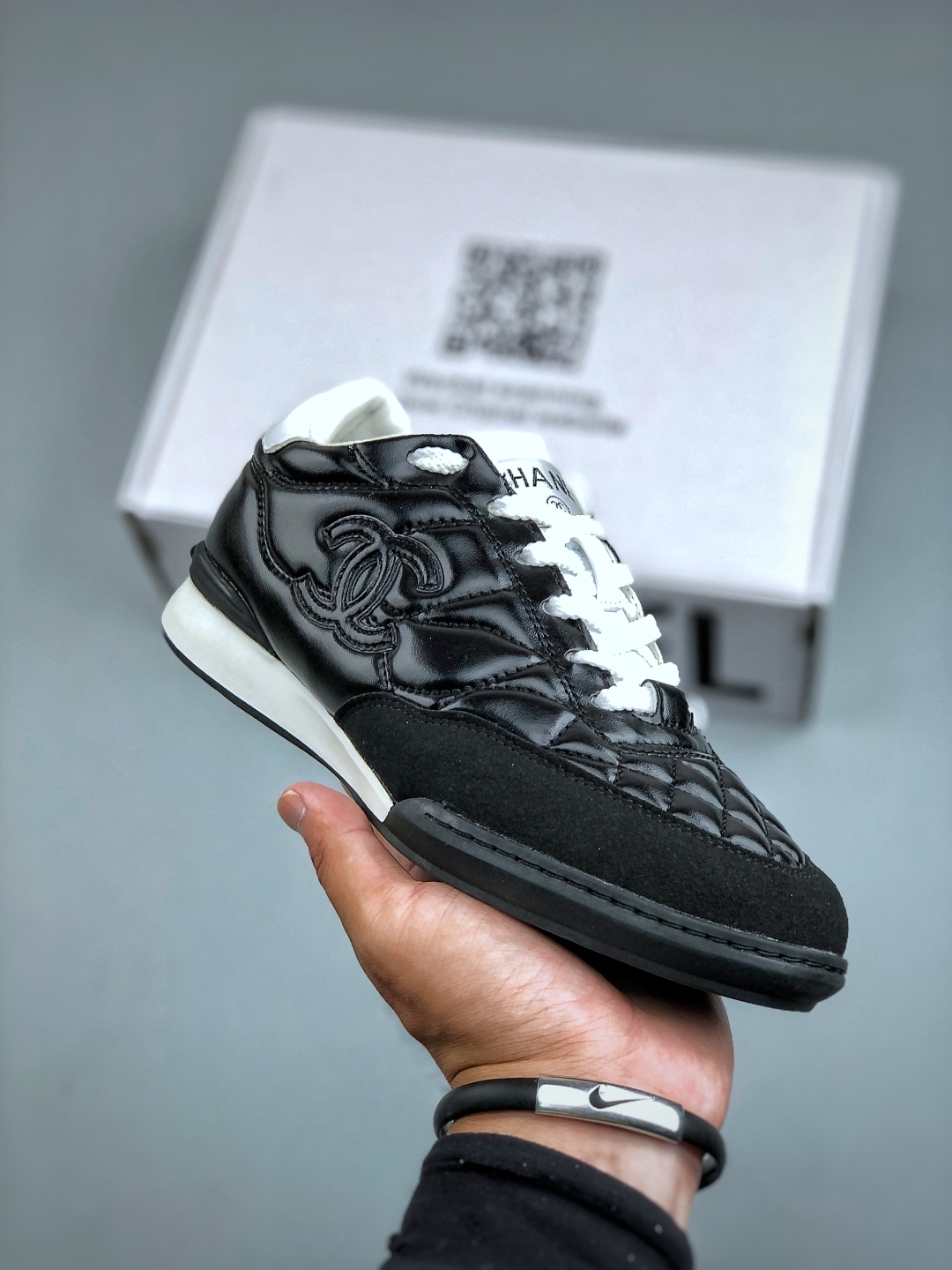 CHANEL/香奈儿 广州大厂工艺
2025新款小香风麂皮圆头熊猫菱格刺绣德训鞋
官方最新花纹礼盒顶级包装官方同步
Chanel 香奈儿最新菱格小球鞋 四季百搭 coco女孩必入 隐藏款网球鞋 秀气高级好看 非常舒适!
鞋面原版定制胎牛油皮 牛反绒 原版进口透气绒布 小羊皮内里 原版开模碎钉钉橡胶
原厂TPU组合大底
尺码:35-40