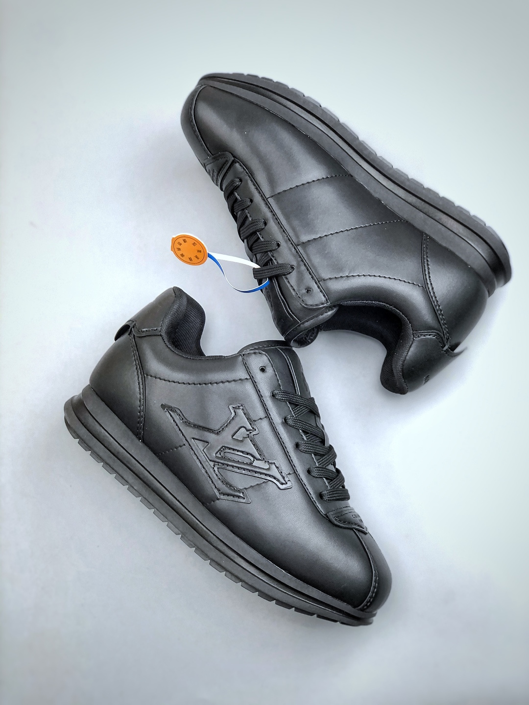 420 当季新款 LV BUTTERSOFT 运动鞋 本款 LV Buttersoft 运动鞋出自路易威登男装创意总监-Chinese UA Cheap High Quatity Brand Clothes Bags handbags Sneakers wholesale wholesaler seller from China Factory suppliers Fashion Clothing Shoes best Quality Beautiful Price 420 当季新款 LV BUTTERSOFT 运动鞋 本款 LV Buttersoft 运动鞋出自路易威登男装创意总监