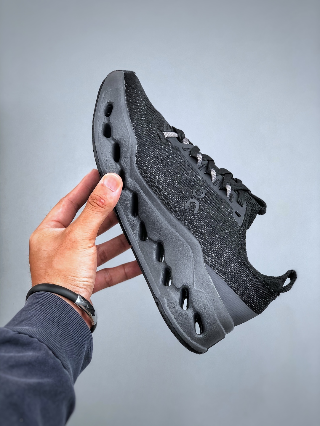 On Cloudsurfer Max Training Shoes - Lightweight & Cushioned for Comfort 3 cmp i1756933060567 5069 0 1