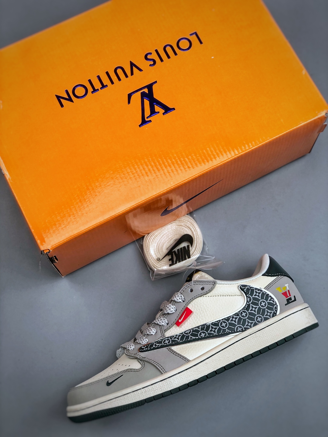 Nike Air Jordan 1 Low OG SP Travis Scott Louis Vuitton Sneakers 4 cmp i1756933385276 4996 0 2