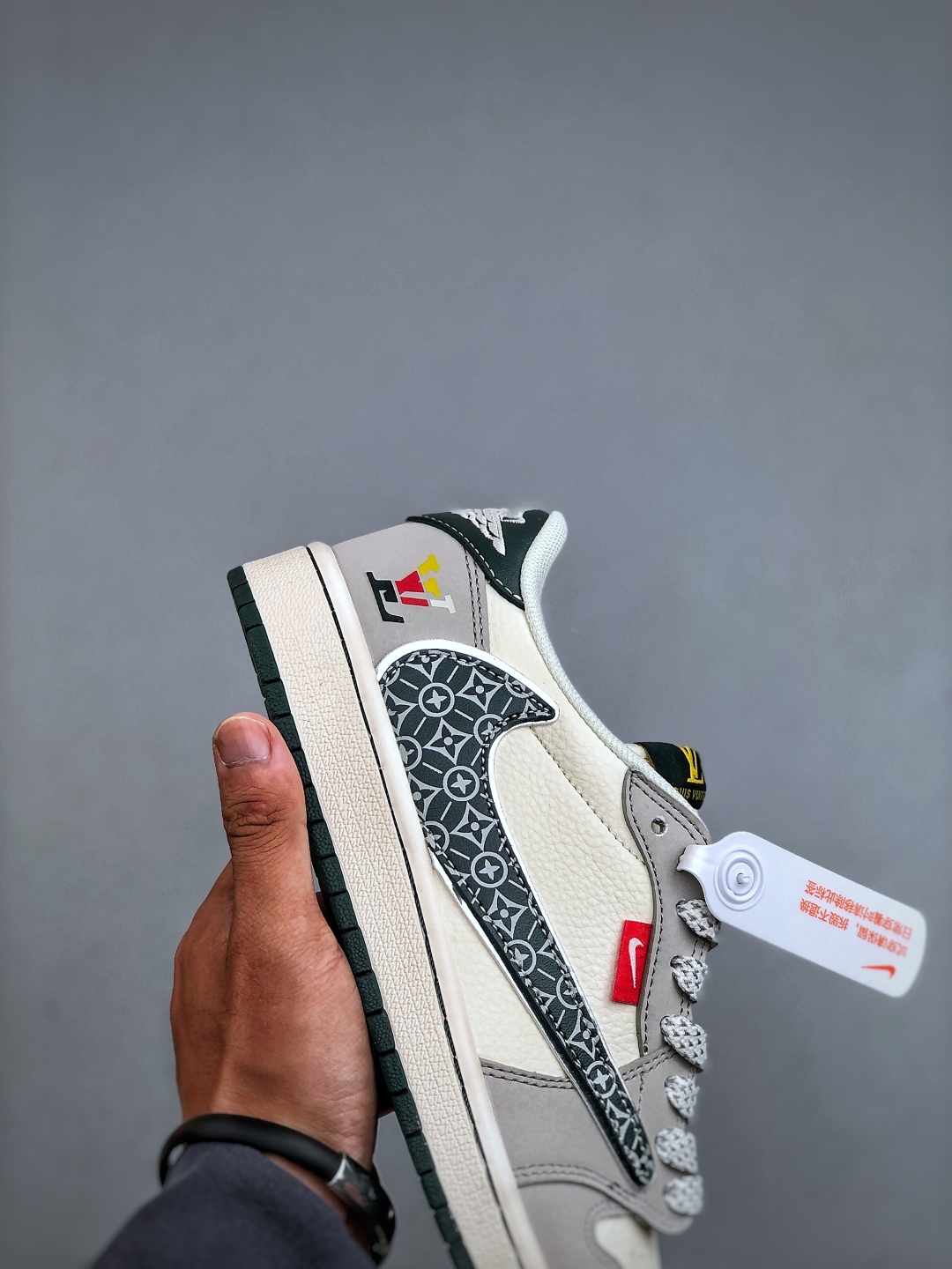 Nike Air Jordan 1 Low OG SP Travis Scott Louis Vuitton Sneakers 7 cmp i1756933387339 8169 0 5