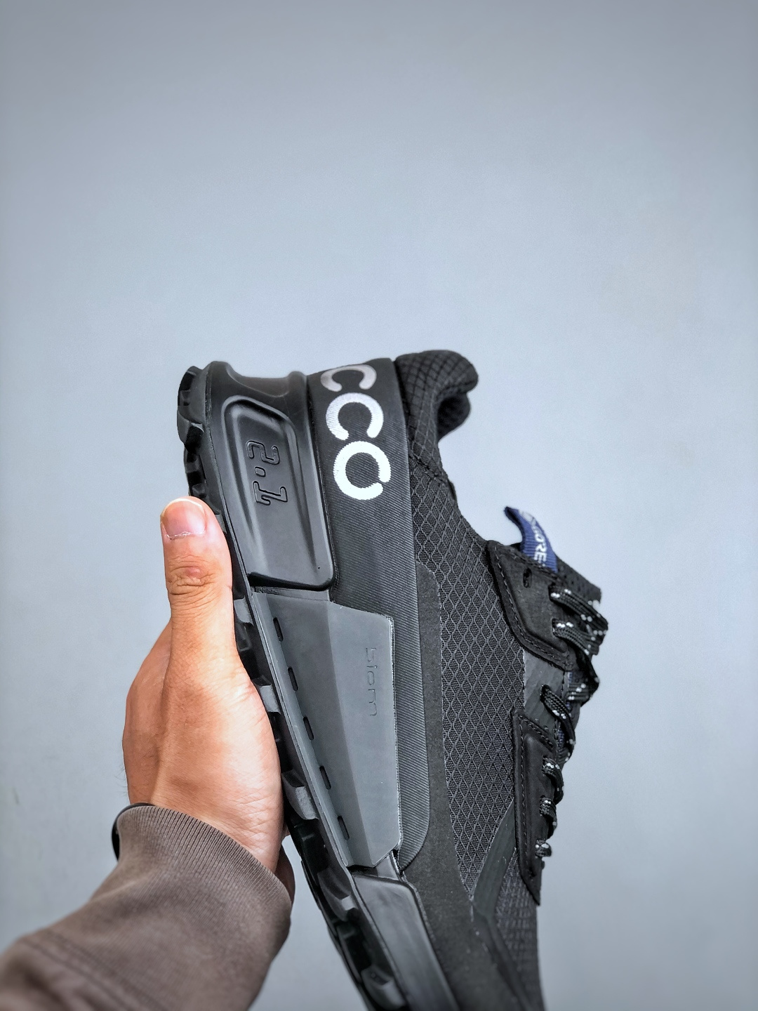 300 ECCO爱步休闲运动鞋男 防水透气跑步鞋