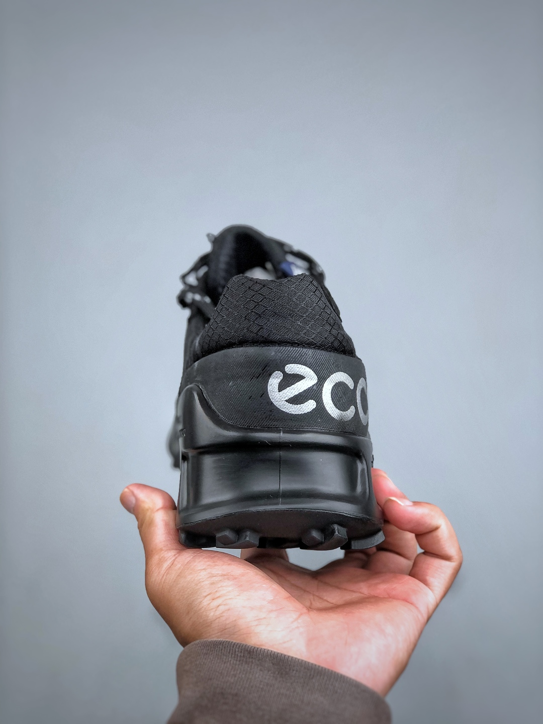 300 ECCO爱步休闲运动鞋男 防水透气跑步鞋