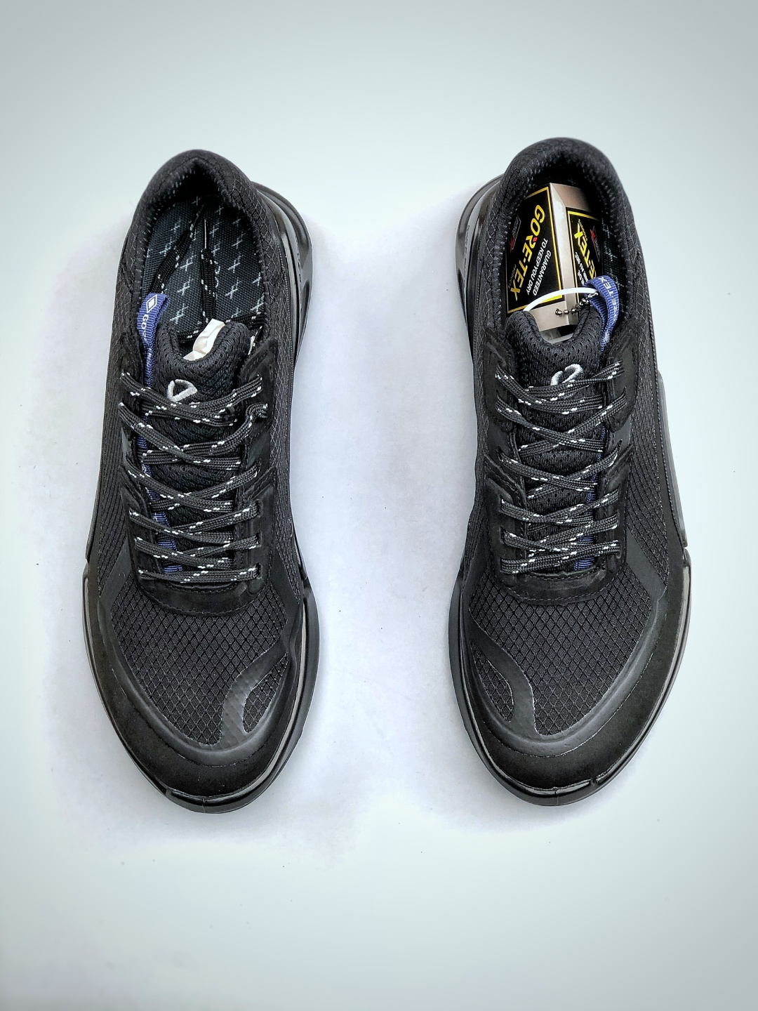 300 ECCO爱步休闲运动鞋男 防水透气跑步鞋