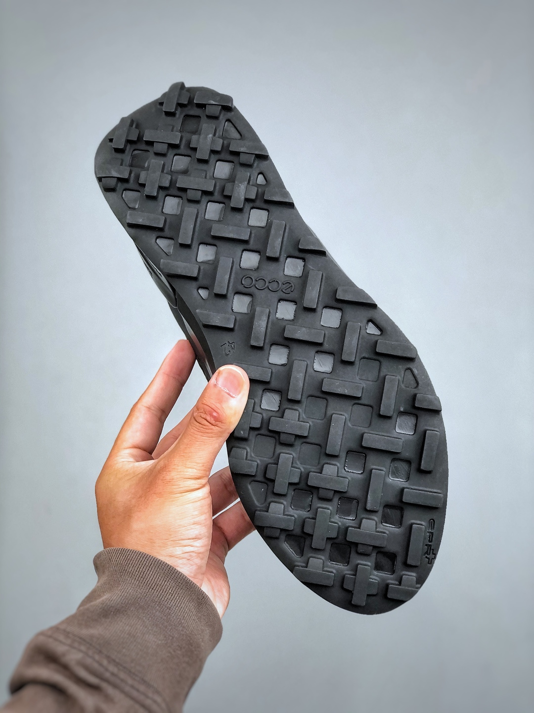 300 ECCO爱步休闲运动鞋男 防水透气跑步鞋