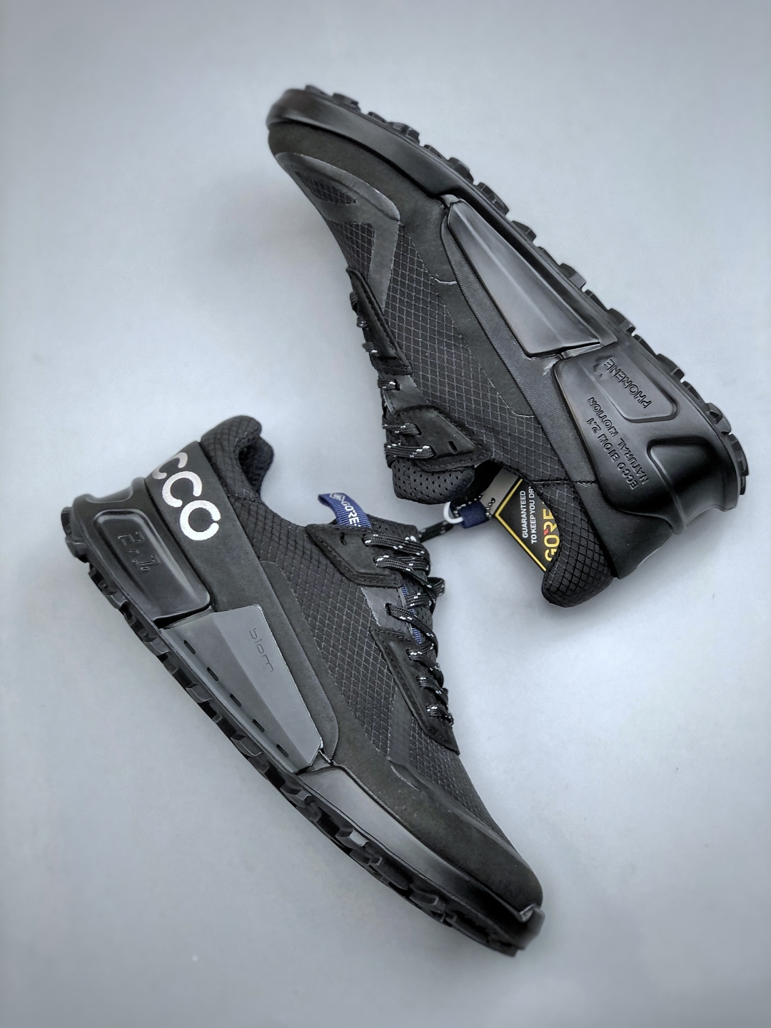 300 ECCO爱步休闲运动鞋男 防水透气跑步鞋