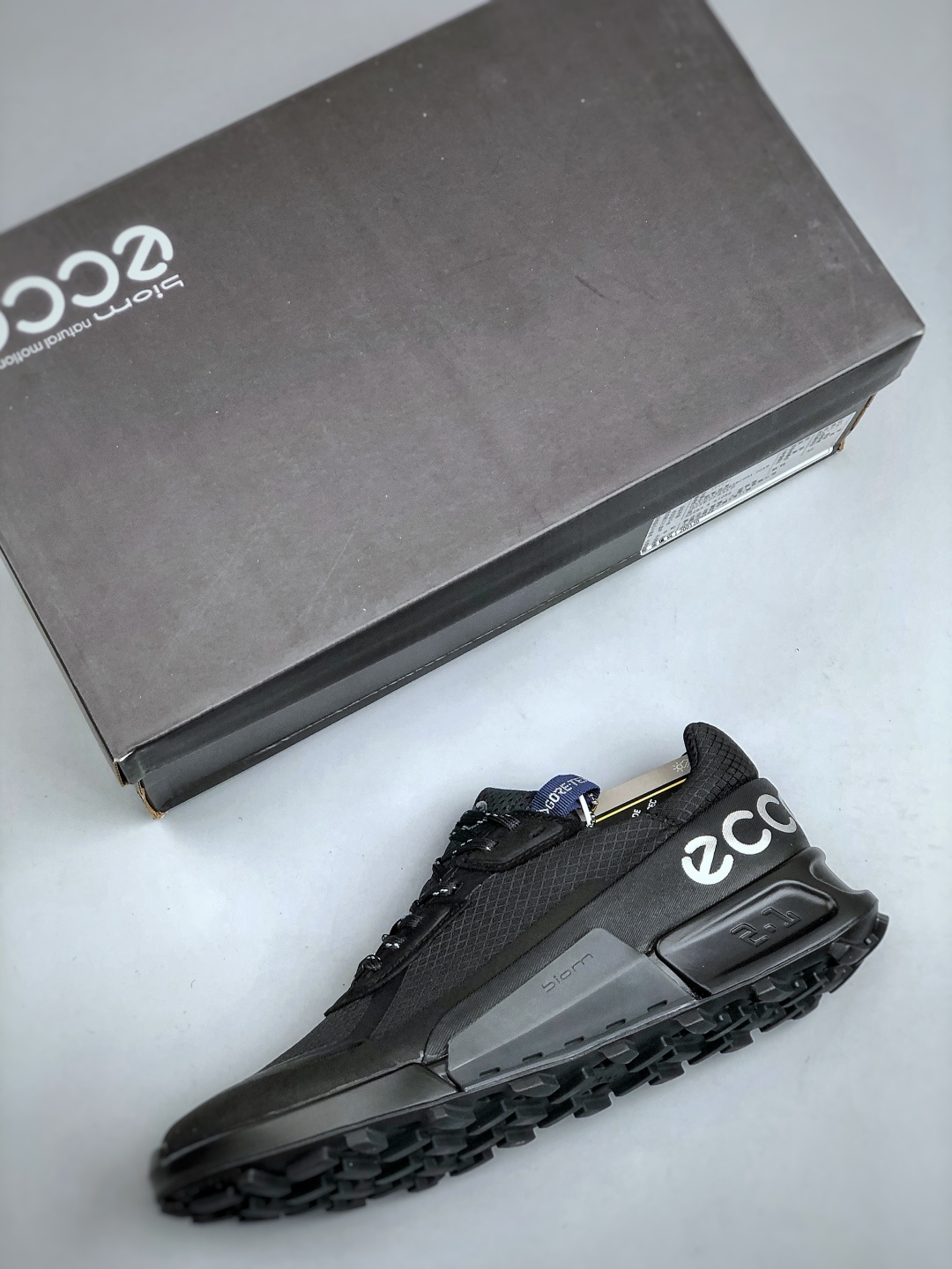 300 ECCO爱步休闲运动鞋男 防水透气跑步鞋