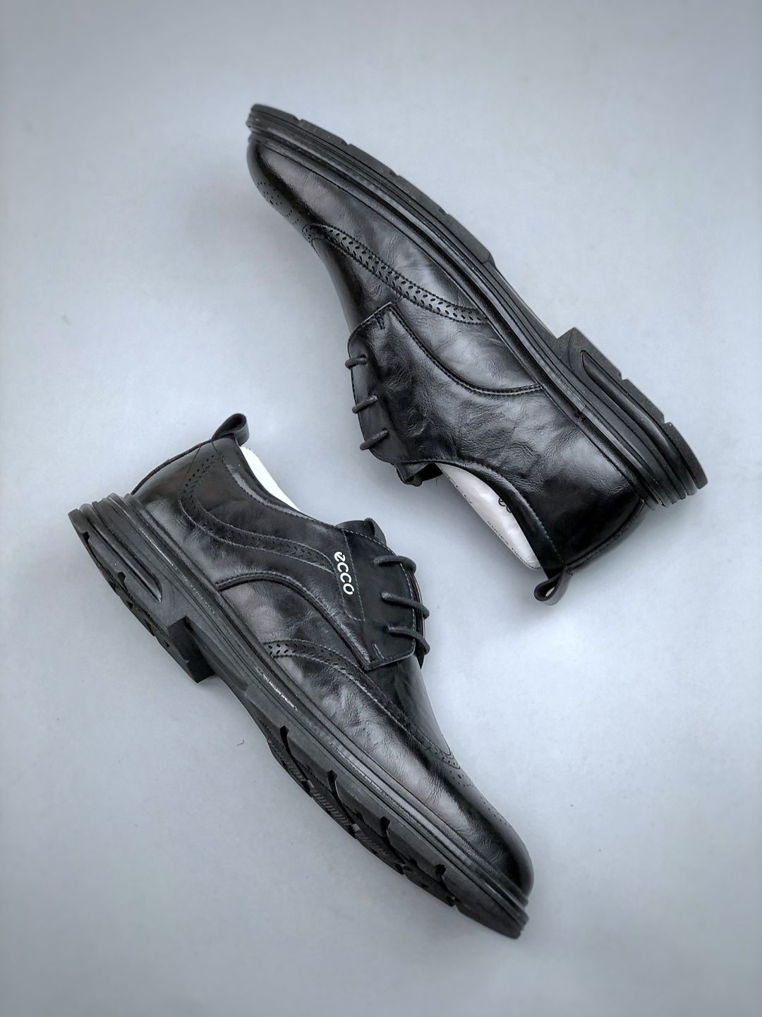。 ECCO爱步 小红书爆款 新款百搭休闲款 Ecco/爱步男士皮鞋