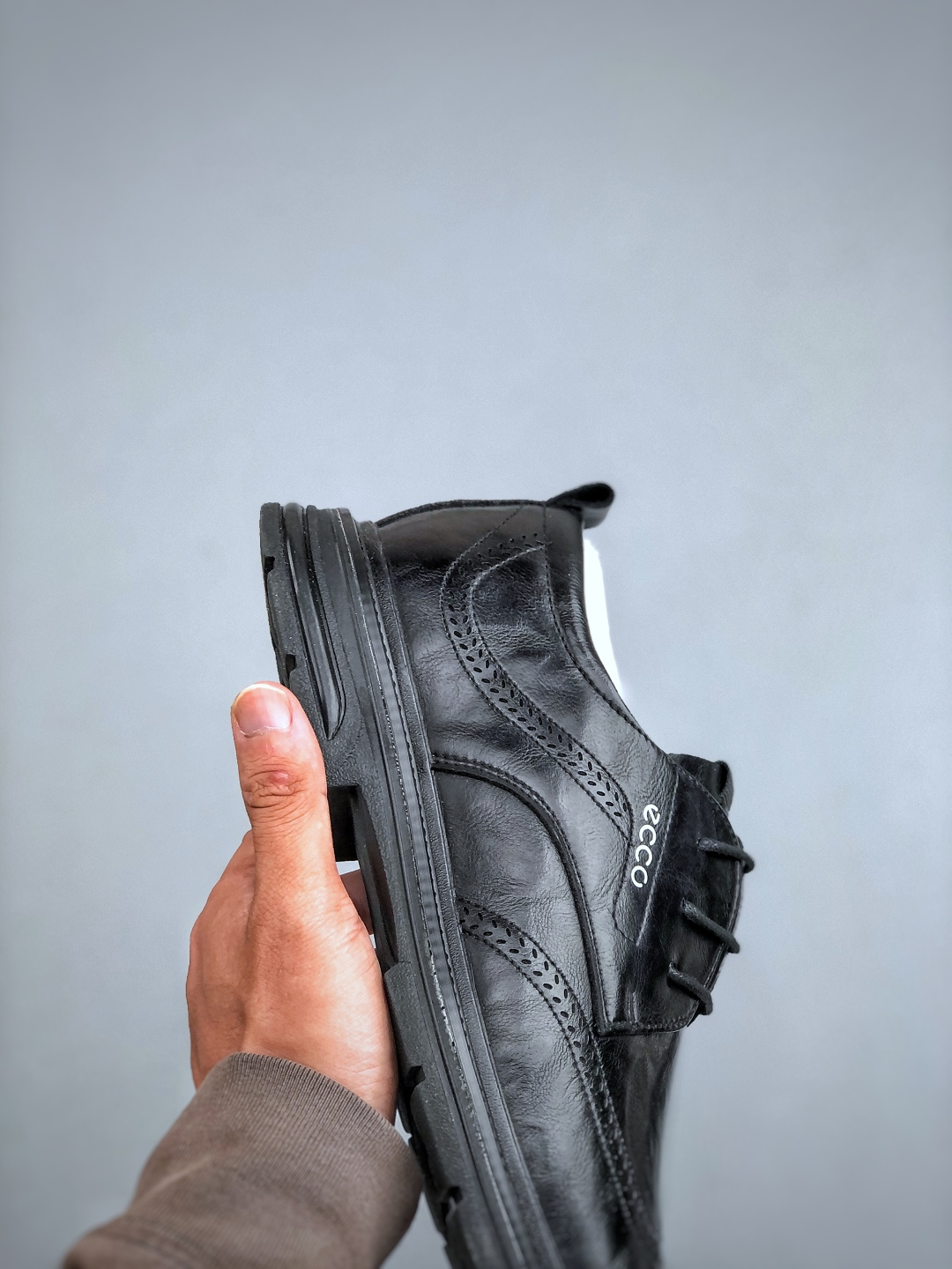 。 ECCO爱步 小红书爆款 新款百搭休闲款 Ecco/爱步男士皮鞋