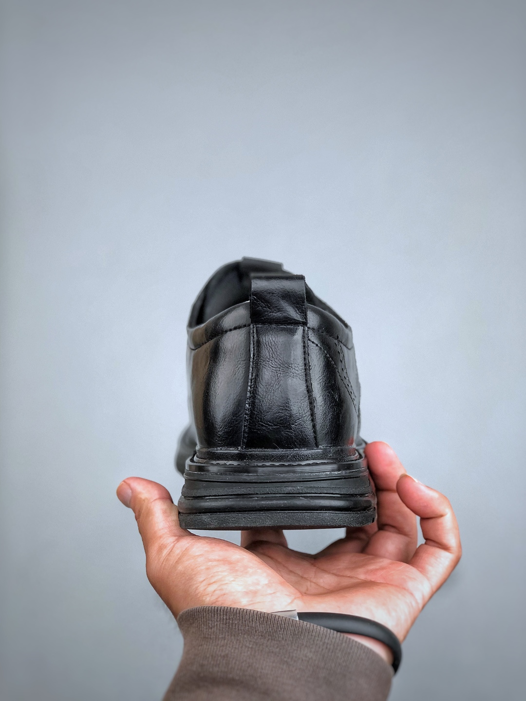 。 ECCO爱步 小红书爆款 新款百搭休闲款 Ecco/爱步男士皮鞋