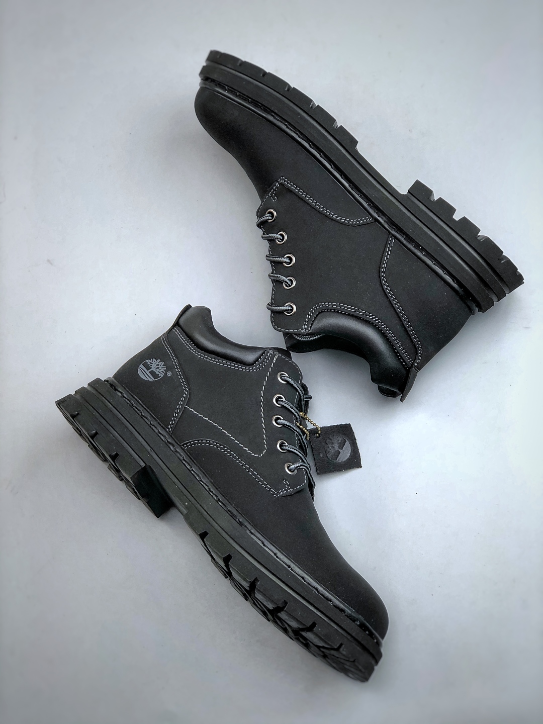 Timberland Classic Mid-Cut Boots - Premium Leather, Durable, and Comfortable 10 cmp i1757104415955 3710 0 8