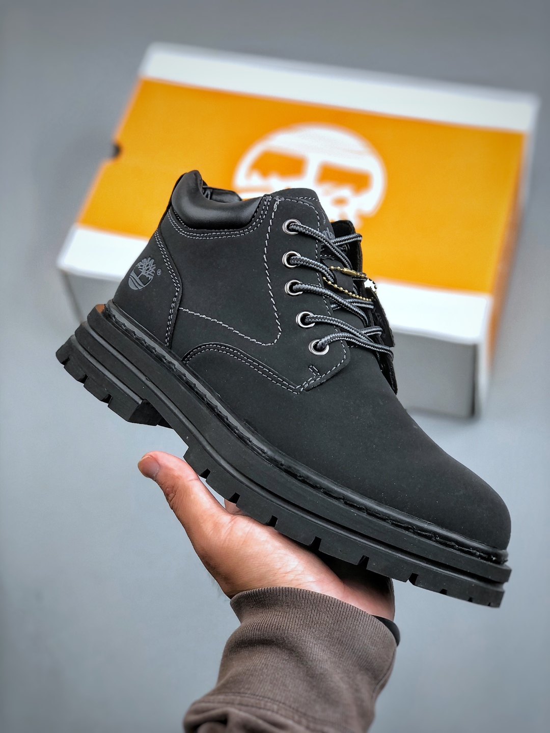 Timberland Classic Mid-Cut Boots - Premium Leather, Durable, and Comfortable 2 cmp i1757104418482 4917 0 0