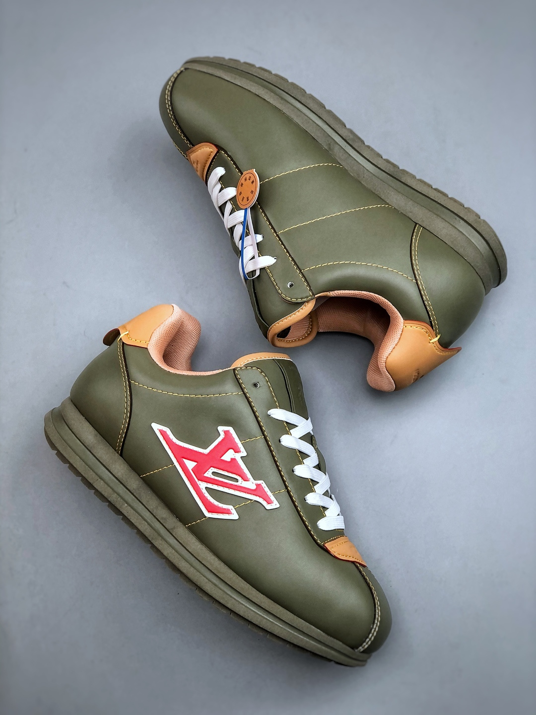 420 当季新款 LV BUTTERSOFT 运动鞋 本款 LV Buttersoft 运动鞋