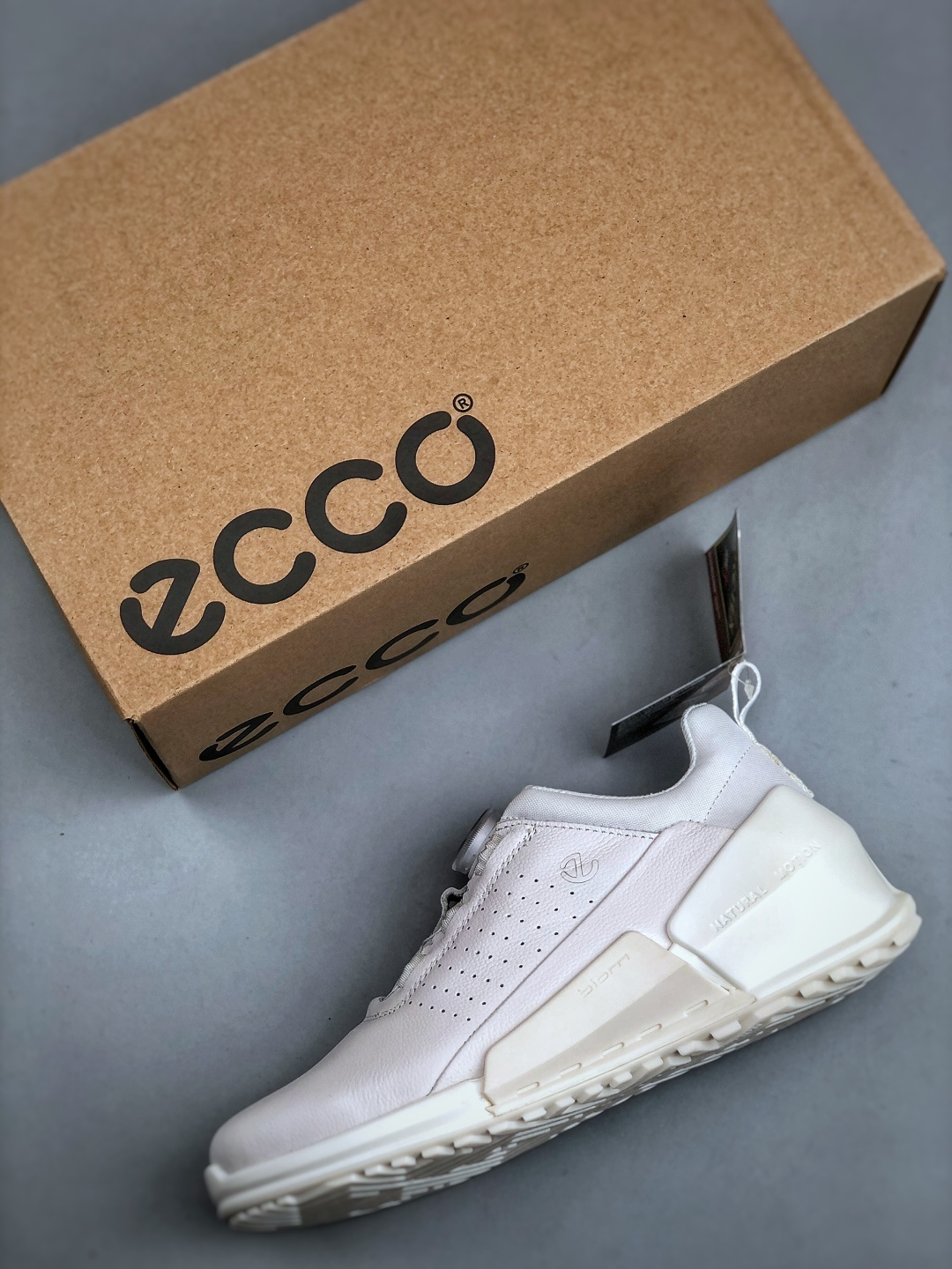 300 ECCO爱步男士休闲运动鞋 缓震牛皮跑步鞋 BIOM2.0系列新款