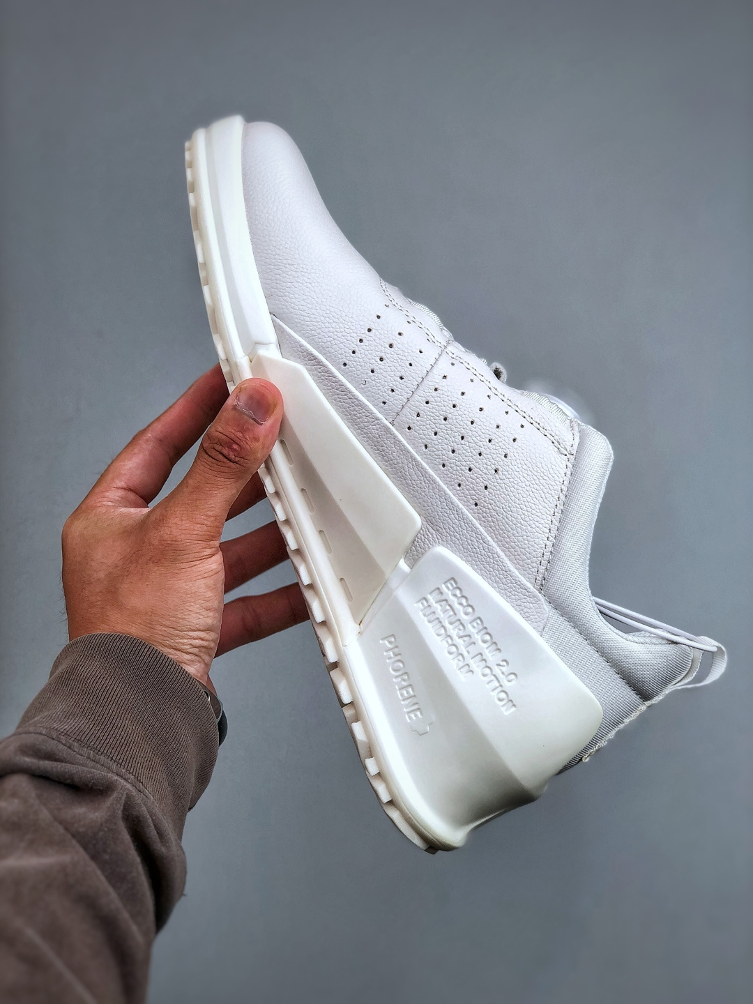 300 ECCO爱步男士休闲运动鞋 缓震牛皮跑步鞋 BIOM2.0系列新款