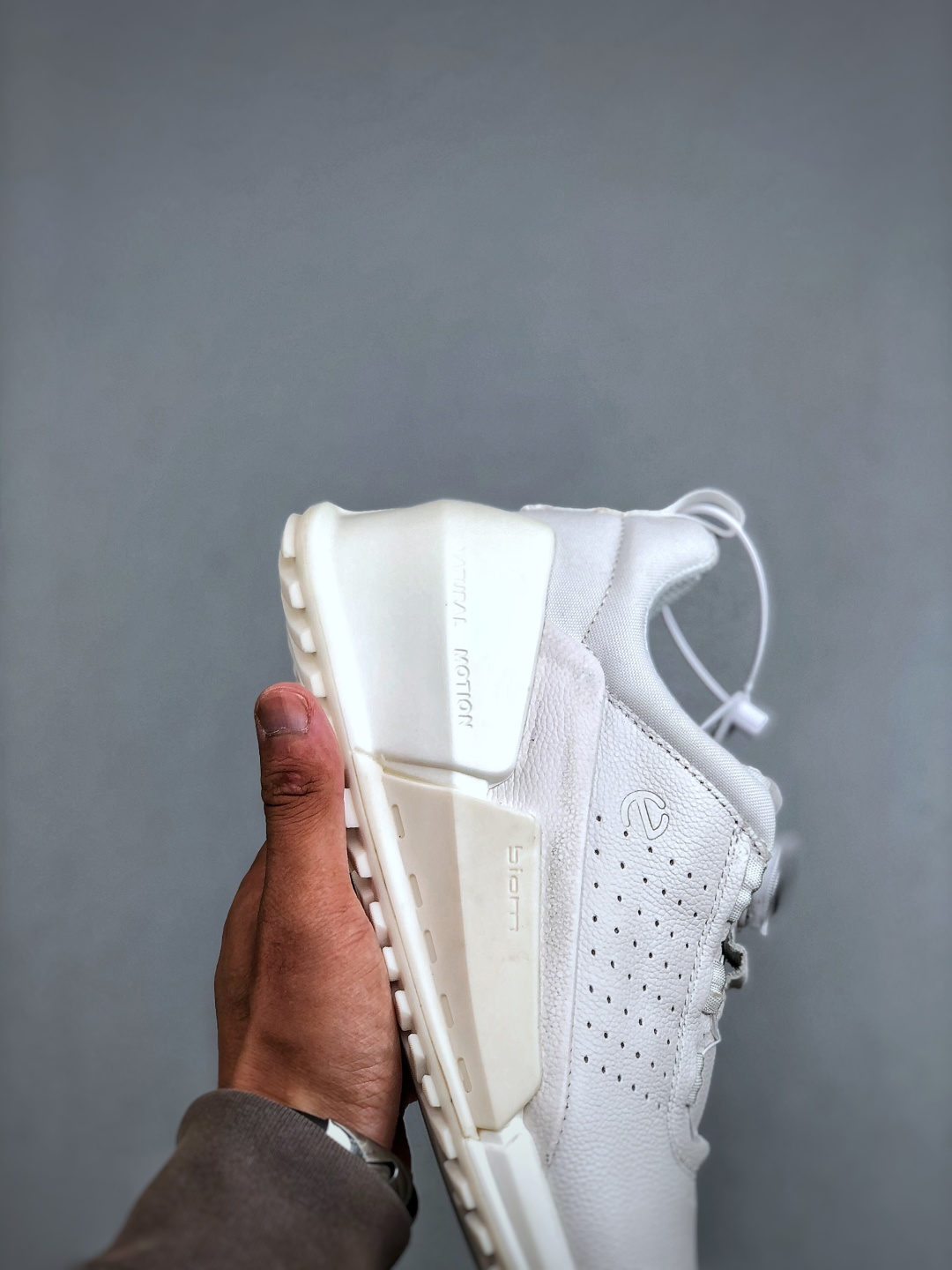 300 ECCO爱步男士休闲运动鞋 缓震牛皮跑步鞋 BIOM2.0系列新款