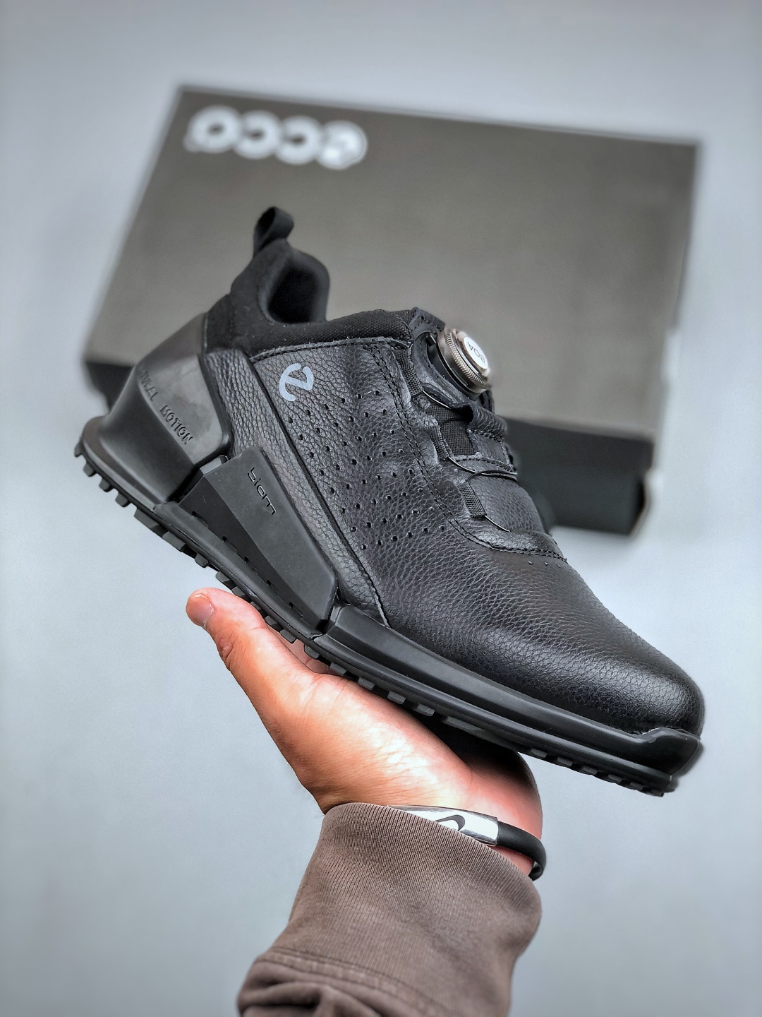 ECCO爱步男士休闲运动鞋 缓震牛皮跑步鞋