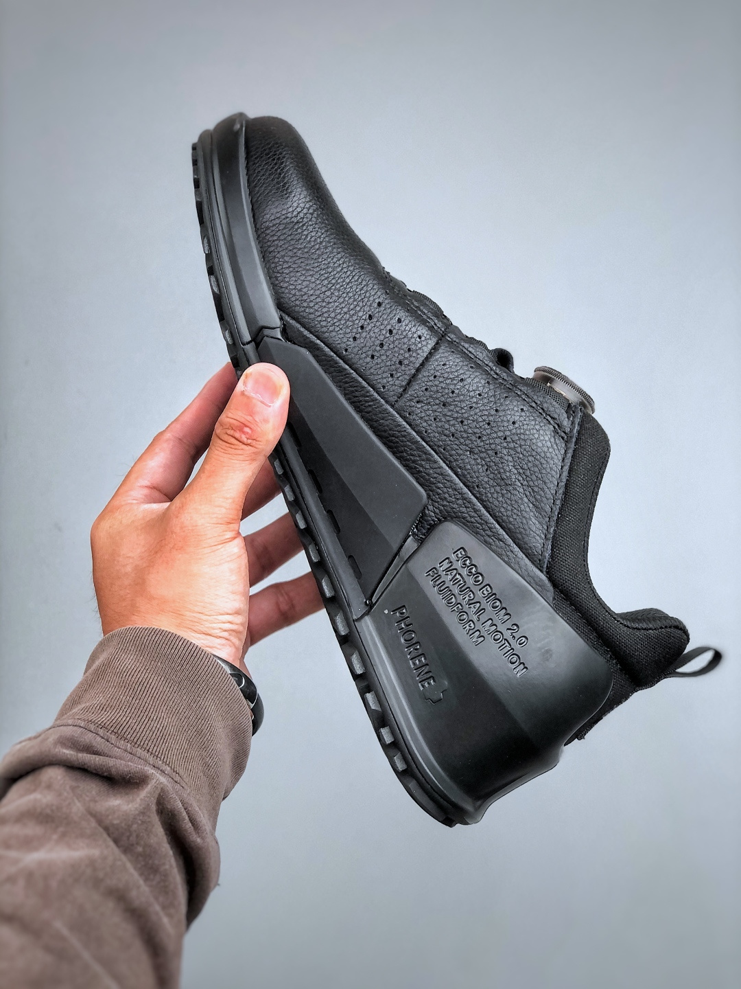 ECCO爱步男士休闲运动鞋 缓震牛皮跑步鞋