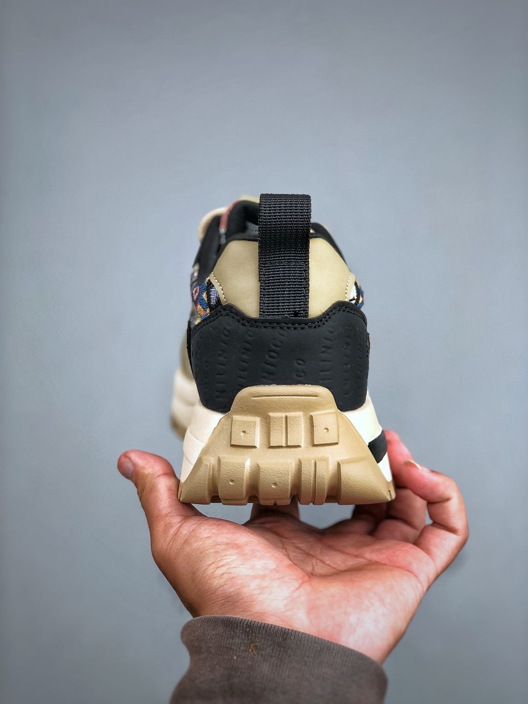 /Dior D-Sketch 运动鞋于迪奥 25ss 春夏成衣系列发布秀精彩亮相-Top High Quatity Cheap Sneakers Fashion Clothing Clothes Bags handbags Shoes of all Brand wholesale With The best Quality And Beautiful Price from China Factory Chinese suppliers wholesaler seller /Dior D-Sketch 运动鞋于迪奥 25ss 春夏成衣系列发布秀精彩亮相