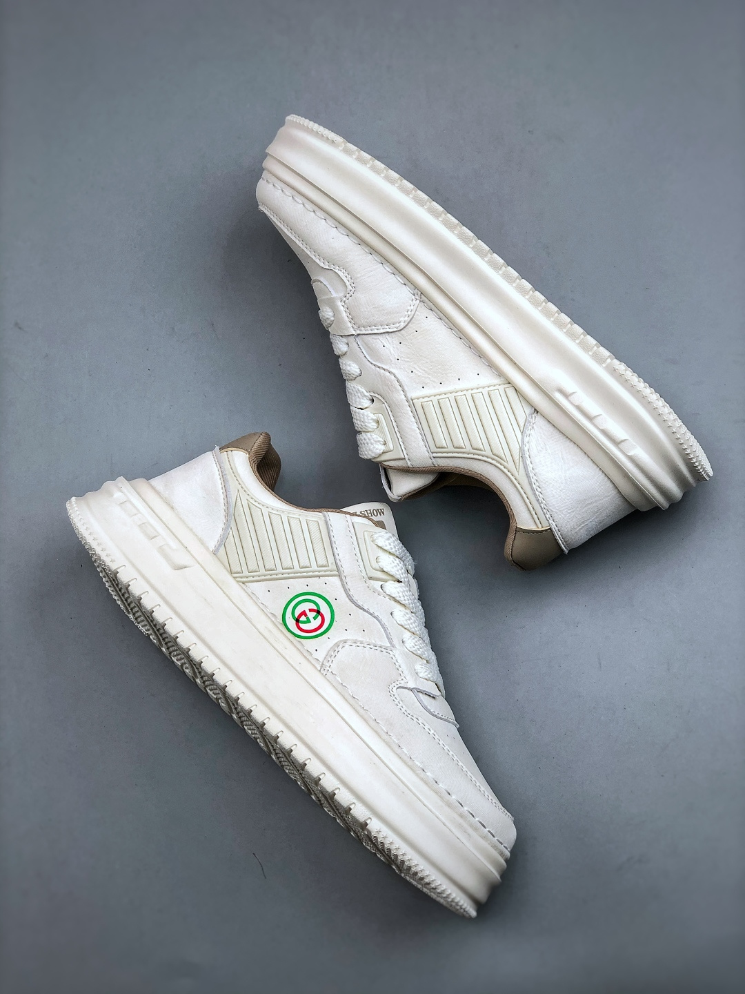 240K GUCCI 古驰今年最新款男鞋 889988-Chinese UA Cheap High Quatity Brand Clothes Bags handbags Sneakers wholesale wholesaler seller from China Factory suppliers Fashion Clothing Shoes best Quality Beautiful Price 240K GUCCI 古驰今年最新款男鞋 889988