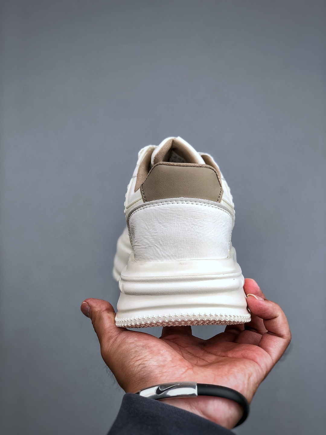 240K GUCCI 古驰今年最新款男鞋 889988-Chinese UA Cheap High Quatity Brand Clothes Bags handbags Sneakers wholesale wholesaler seller from China Factory suppliers Fashion Clothing Shoes best Quality Beautiful Price 240K GUCCI 古驰今年最新款男鞋 889988