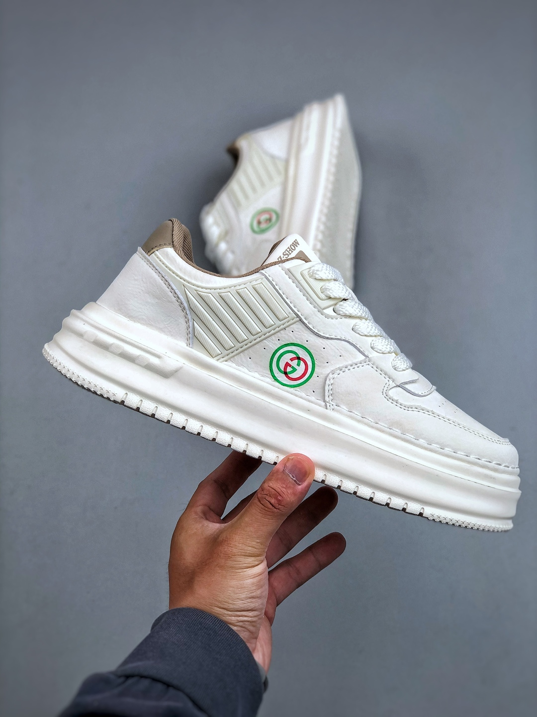 240K GUCCI 古驰今年最新款男鞋 889988-Chinese UA Cheap High Quatity Brand Clothes Bags handbags Sneakers wholesale wholesaler seller from China Factory suppliers Fashion Clothing Shoes best Quality Beautiful Price 240K GUCCI 古驰今年最新款男鞋 889988