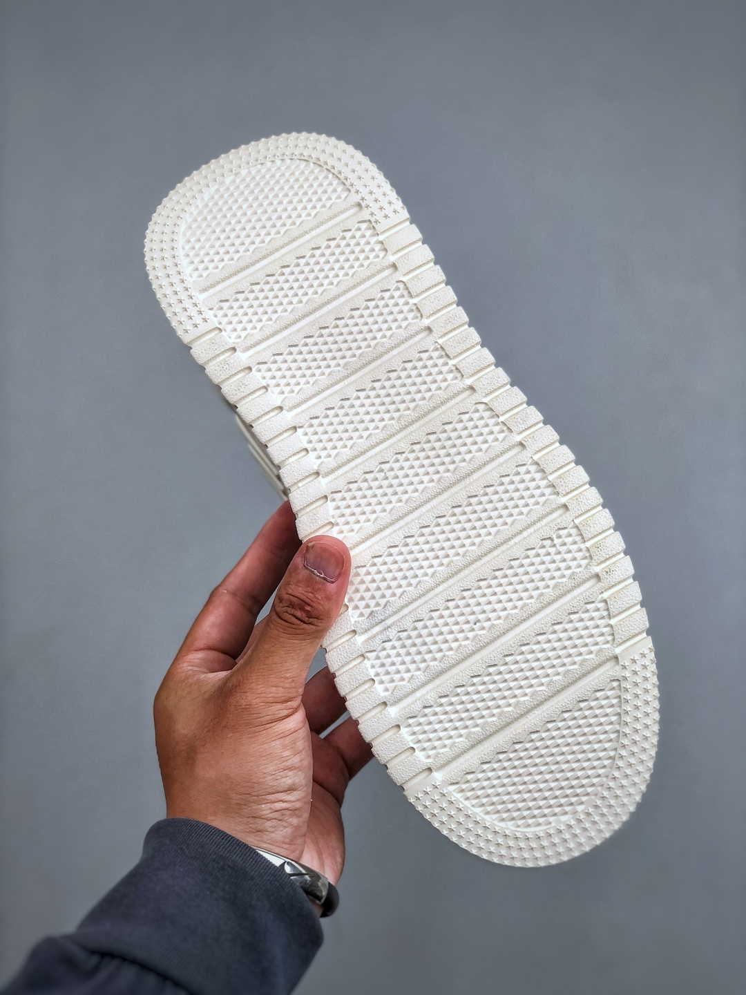 240K GUCCI 古驰今年最新款男鞋 889988-Chinese UA Cheap High Quatity Brand Clothes Bags handbags Sneakers wholesale wholesaler seller from China Factory suppliers Fashion Clothing Shoes best Quality Beautiful Price 240K GUCCI 古驰今年最新款男鞋 889988