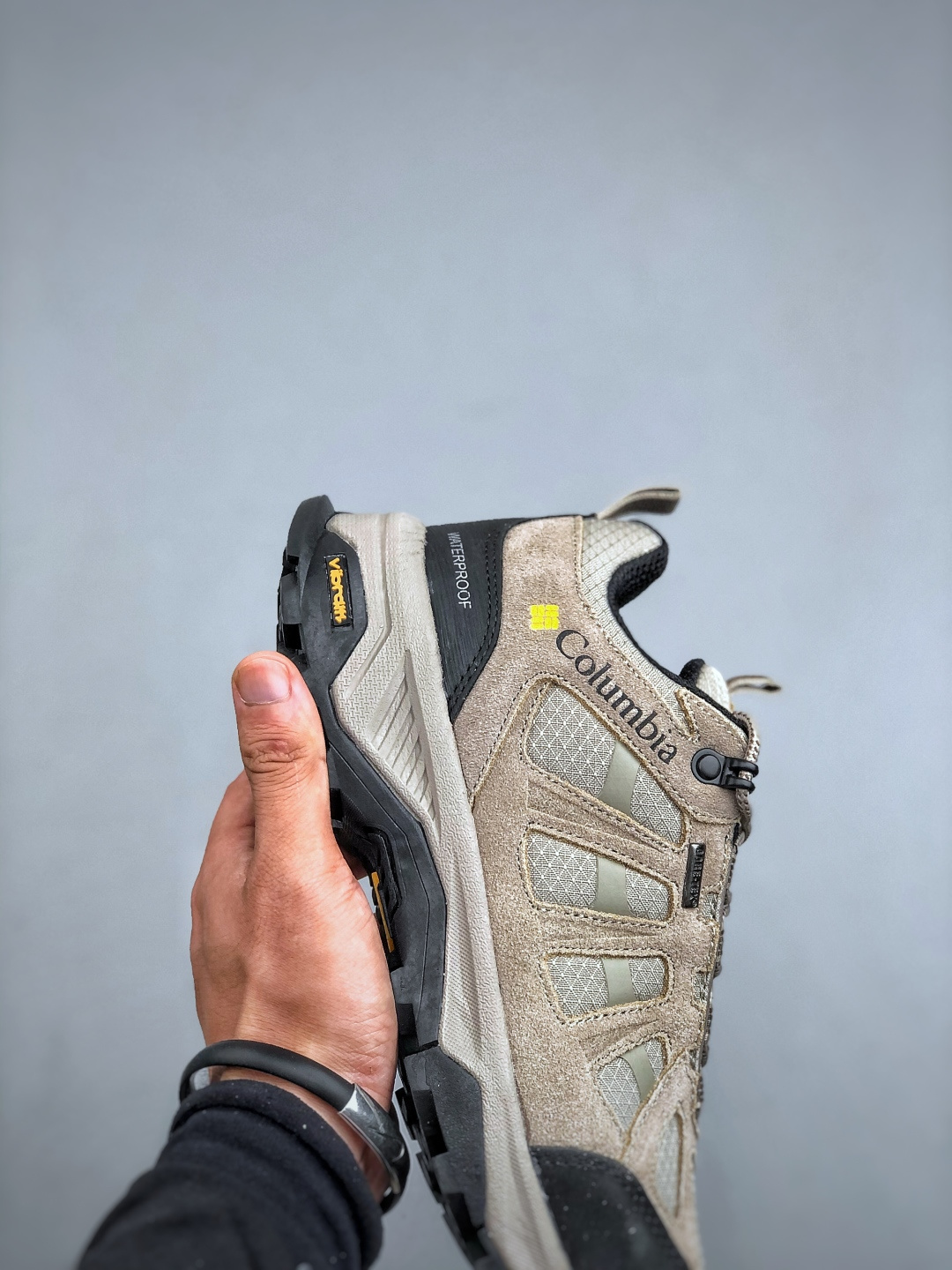 240 新货Columbia 哥伦比亚户外登山鞋休闲鞋户外越野徒步鞋-Chinese UA Cheap High Quatity Brand Clothes Bags handbags Sneakers wholesale wholesaler seller from China Factory suppliers Fashion Clothing Shoes best Quality Beautiful Price 240 新货Columbia 哥伦比亚户外登山鞋休闲鞋户外越野徒步鞋