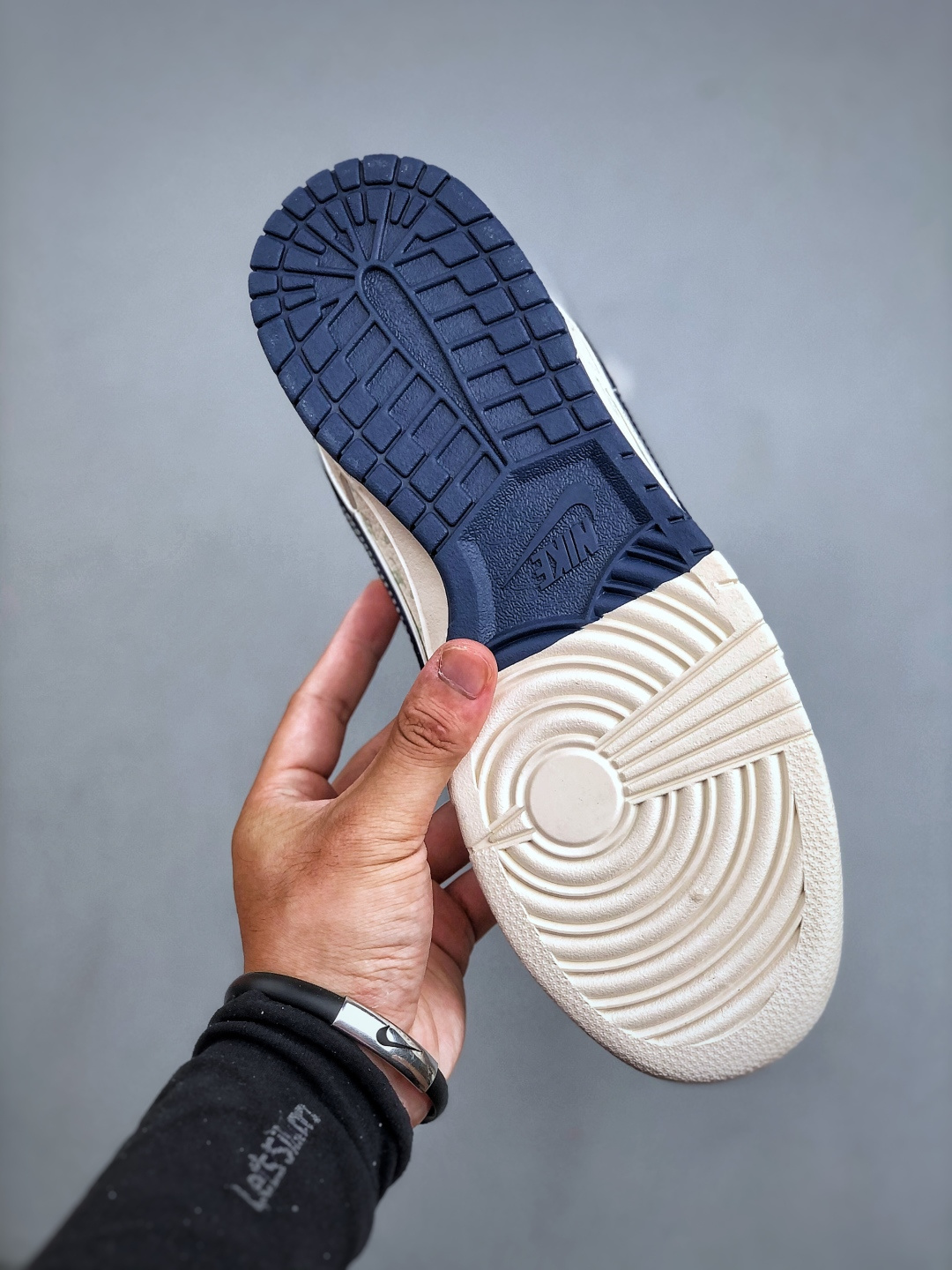 XC/Nike Dunk Low Retro Louis Vuitton Collab Sneakers - Limited Edition 9 cmp i1760721512610 2935 0 7