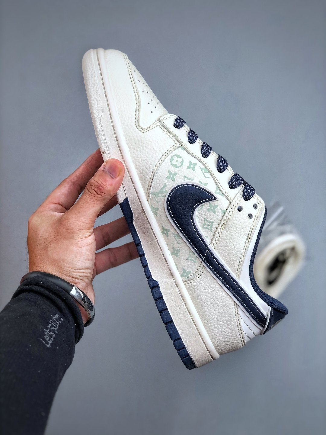 XC/Nike Dunk Low Retro Louis Vuitton Collab Sneakers - Limited Edition 3 cmp i1760721515116 5098 0 1