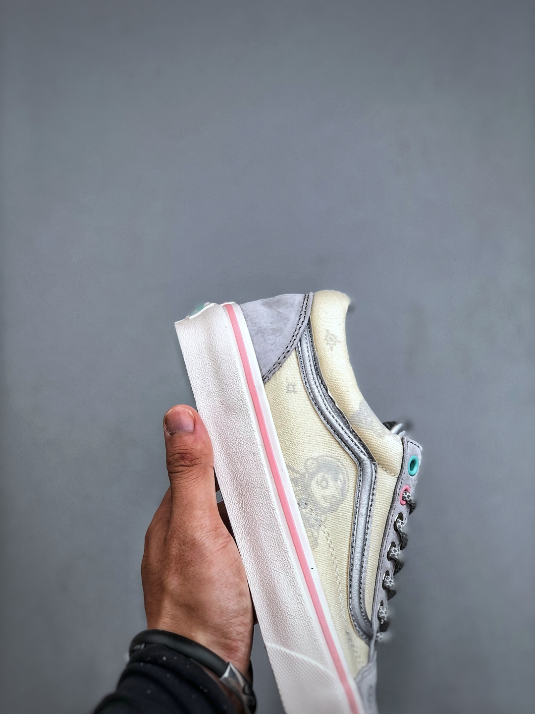 Vans x SPACE MOLLY Old Skool Sneakers Limited Edition - Step into Space! 7 cmp i1760721623194 1703 0 5