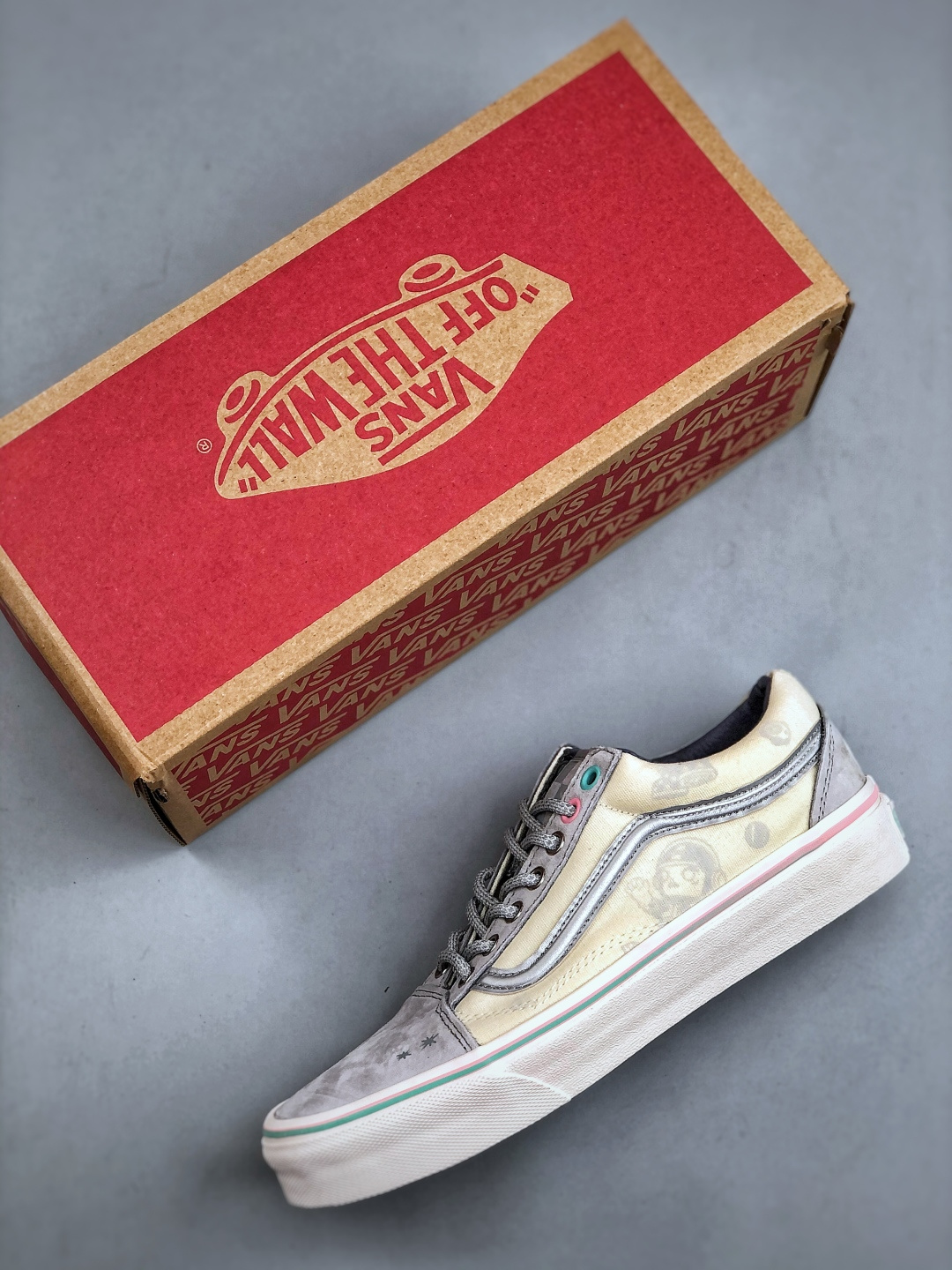 Vans x SPACE MOLLY Old Skool Sneakers Limited Edition - Step into Space! 4 cmp i1760721623201 6688 0 2