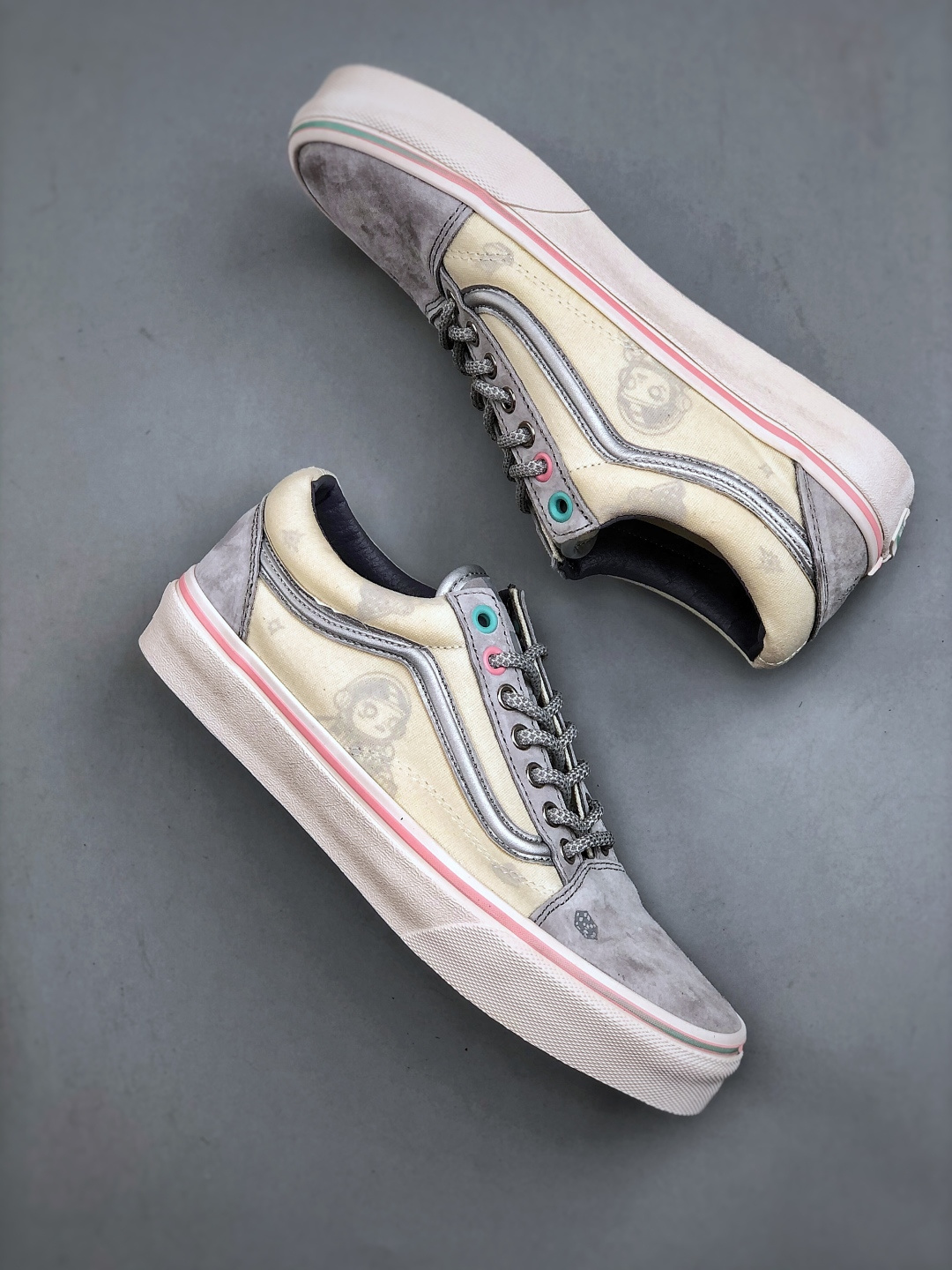 Vans x SPACE MOLLY Old Skool Sneakers Limited Edition - Step into Space! 10 cmp i1760721625779 2050 0 8
