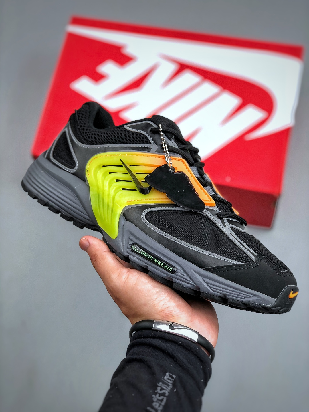 Nike Air Pegasus Wave Low-Top Running Shoes - Breathable & Durable