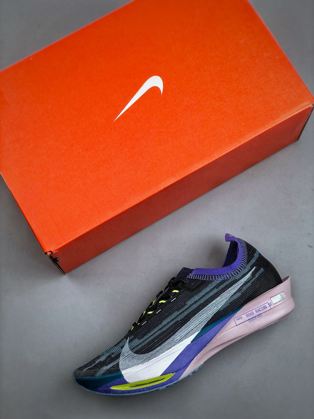 Nike ZoomX Streakfly 2 Marathon Running Shoes - Lightweight and Breathable 4 cmp i1760722508847 810 0 2