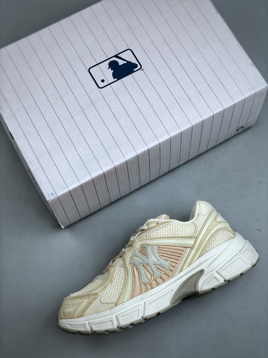 MLB Chunky Liner Sneakers: Stylish & Comfortable Street Fashion Footwear 4 cmp i1760722793054 4049 0 2