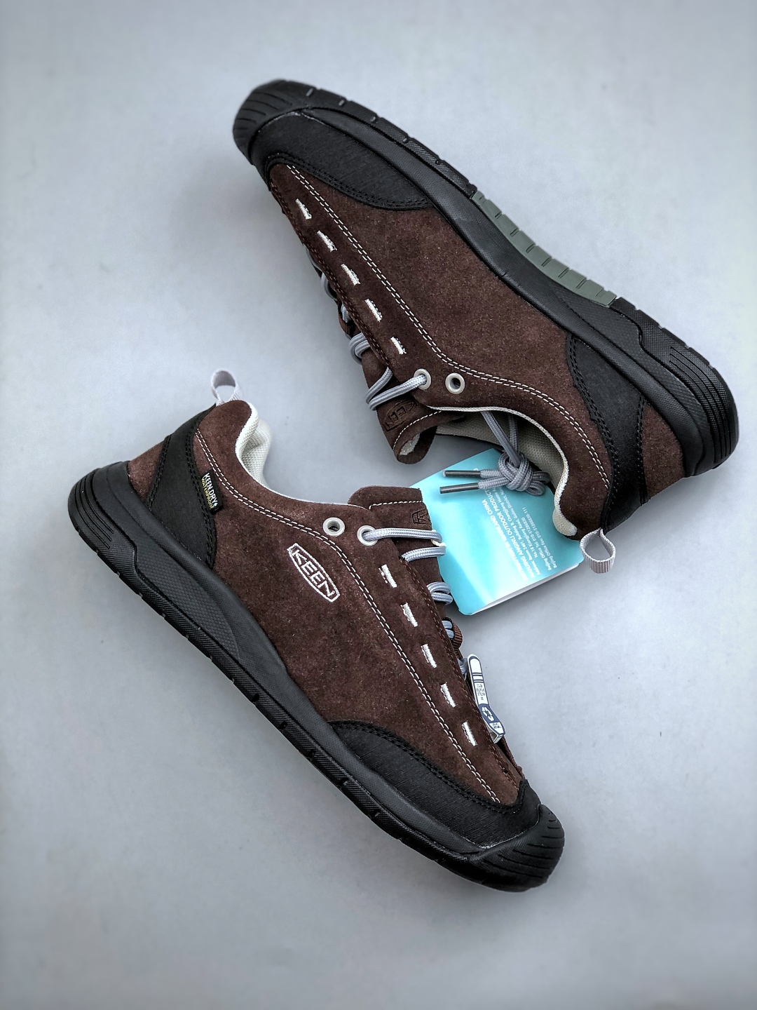 💰240 美国人气户外品牌-科恩Keen Jasper 2 WP 贾斯珀都市系列复古低帮系带户外风露营徒步登山运动训练鞋 原楦型开发纸版#采用固色翻毛皮鞋面材质#内嵌高密度EVA发泡缓震脚垫#外置一体式包裹防滑防剐蹭耐磨橡胶大底❗向经典的90年代致敬！山系神级鞋履 
尺码：38-45