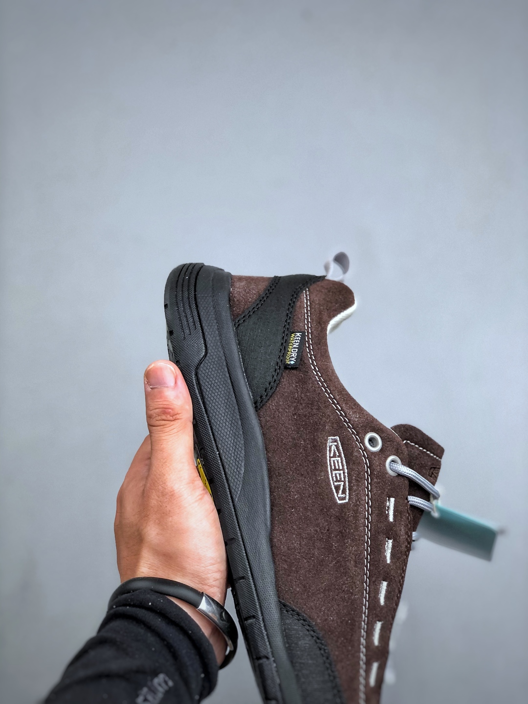 💰240 美国人气户外品牌-科恩Keen Jasper 2 WP 贾斯珀都市系列复古低帮系带户外风露营徒步登山运动训练鞋 原楦型开发纸版#采用固色翻毛皮鞋面材质#内嵌高密度EVA发泡缓震脚垫#外置一体式包裹防滑防剐蹭耐磨橡胶大底❗向经典的90年代致敬！山系神级鞋履 
尺码：38-45