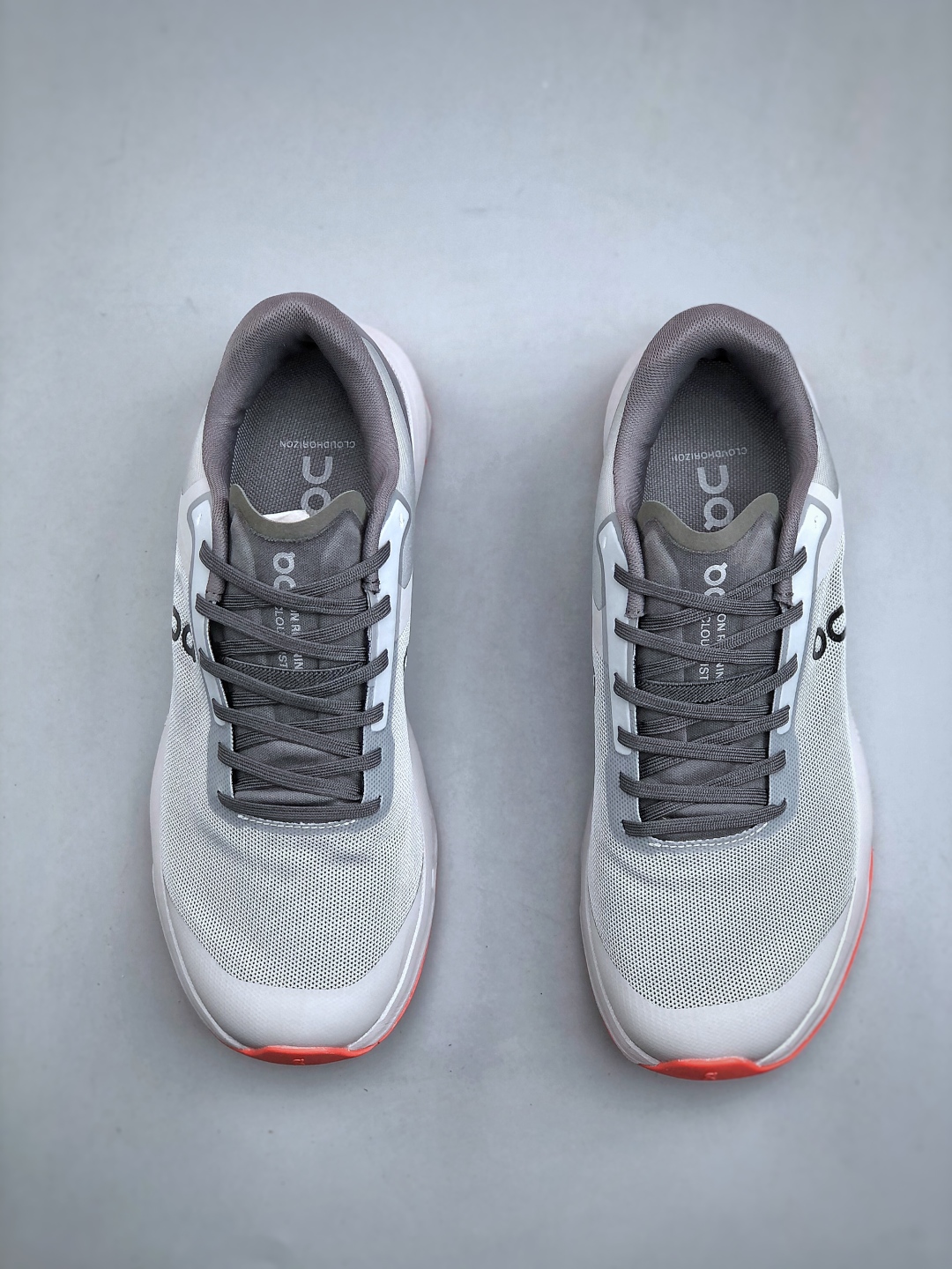💰220  On昂跑Cloudpulse Next 轻量运动休闲鞋 尺码：40-46