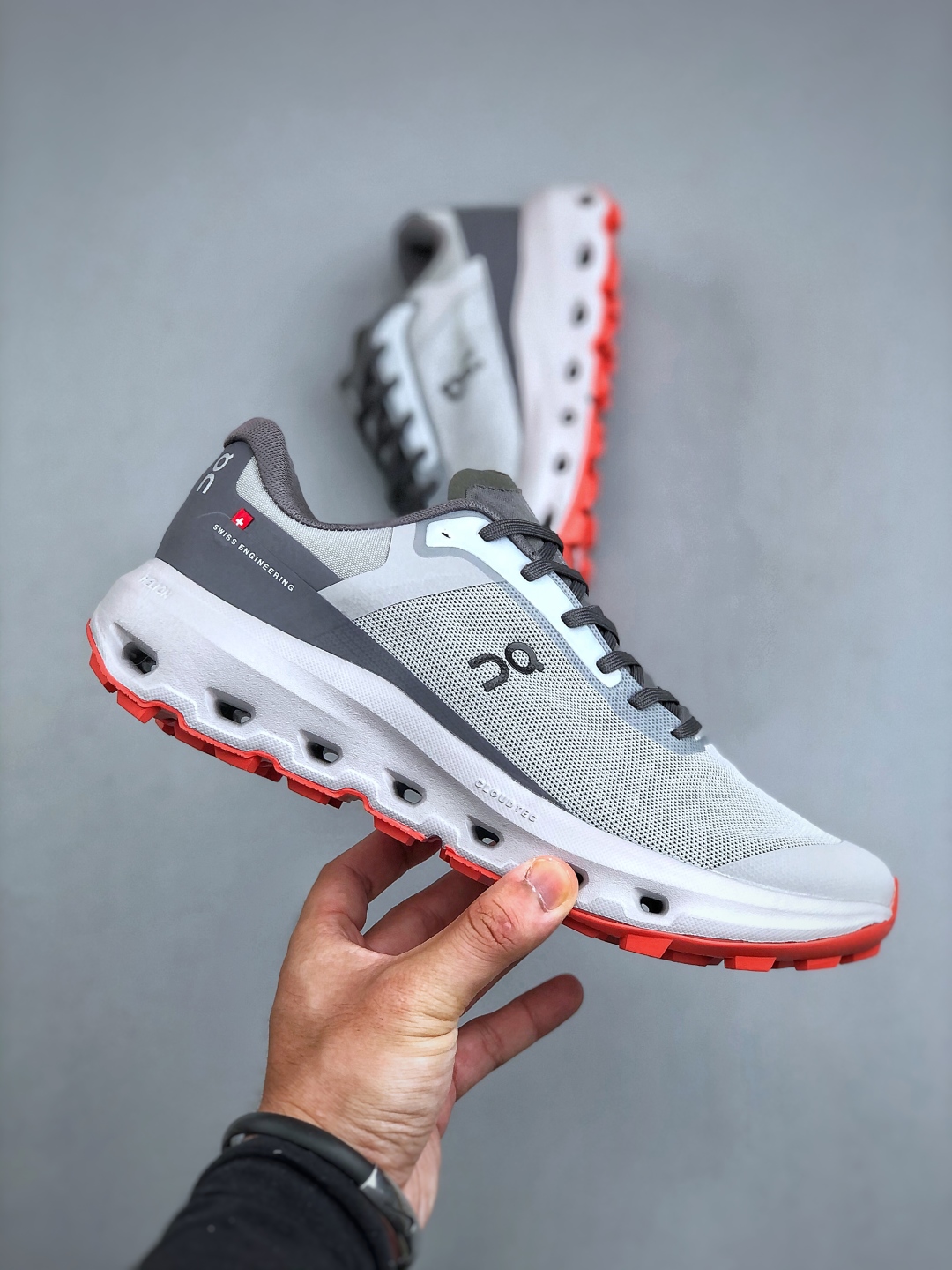 💰220  On昂跑Cloudpulse Next 轻量运动休闲鞋 尺码：40-46