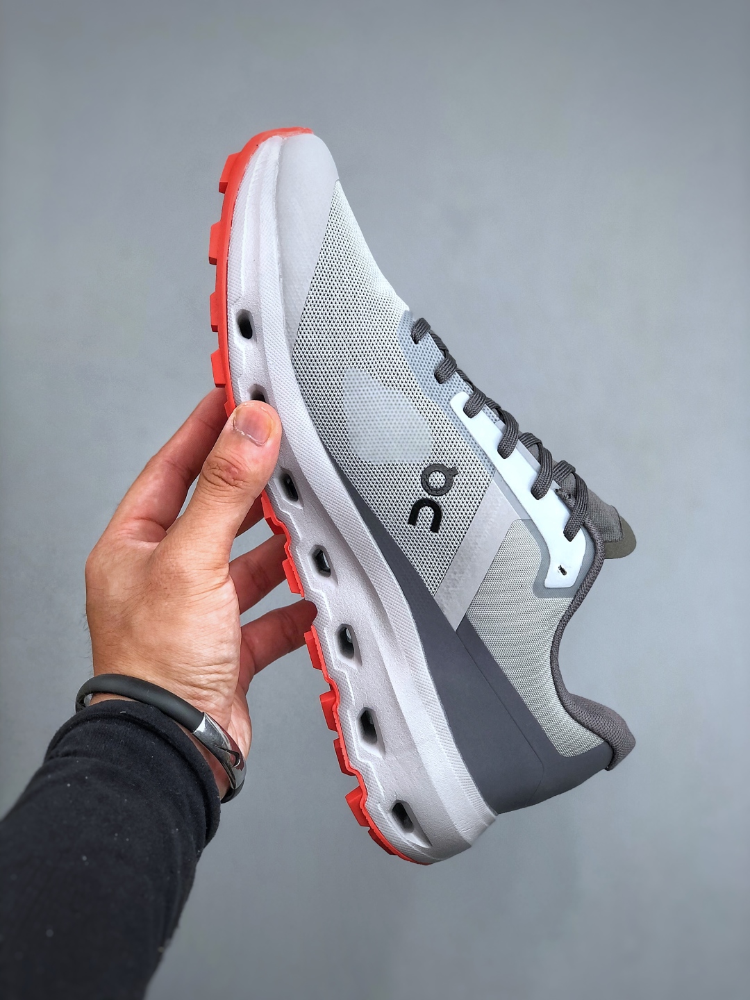 💰220  On昂跑Cloudpulse Next 轻量运动休闲鞋 尺码：40-46